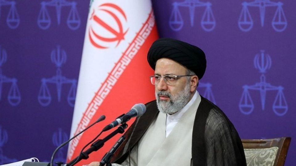 رئیسی: با توانمند شدن کشور دشمن مایوس می‌شود/ از عزم خود برای اجرای عدالت نسبت به عوامل ترور سردار سلیمانی عقب‌نشینی نمی‌کنیم