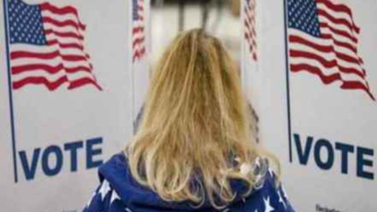 زن باردار آمریکایی در مسیر بیمارستان رأی خود را به صندوق انداخت