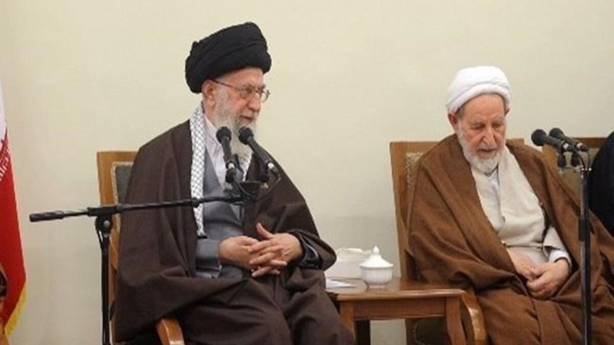 کناره‌گیری آیت‌الله یزدی از عضویت شورای نگهبان/ احمد خاتمی جایگزین شیخ محمد یزدی شد
