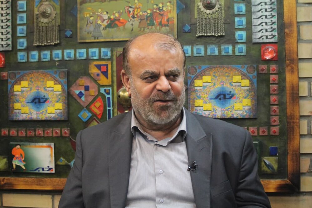 رستم قاسمی: هیچ کجای دنیا اینقدر حرف نمی زنند/  مخالف ارتباط با دنیا نیستم، اما...