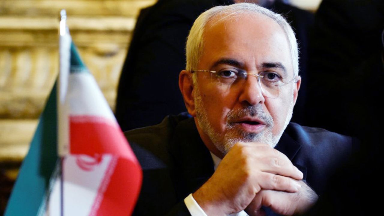 رهبر انقلاب: فلانی (ظریف) مخالفتش را می‌گویداما عین دستور من را اجرا می‌کند