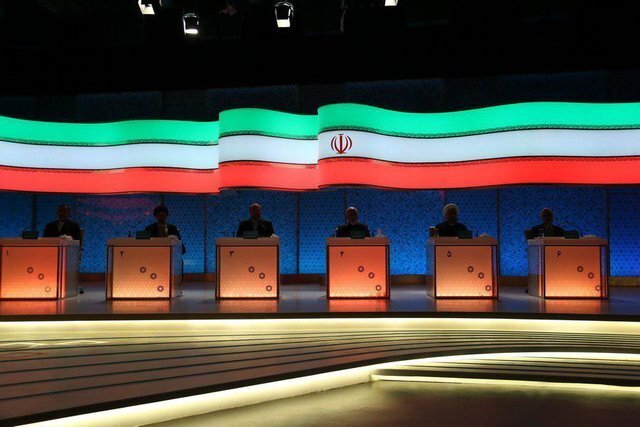 دکور و میزهای مناظرات انتخاباتی تلویزیون در سال ۸۸،۹۲ و ۹۶ /تغییر در راه است؟ +تصاویر