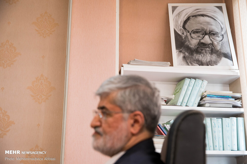 ظریف مرد برخی میدان‌ها نیست/ روحانی فقط بلد است متَلک بگوید