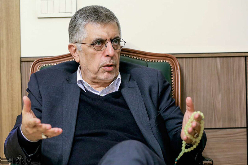 «پدیدهِ احمدی نژاد» خطرناک است یا اپوزیسیون یا تیغ دولبه؟