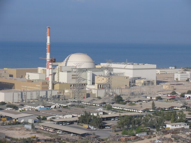 How much electricity did the Bushehr nuclear power plant produce in 1400?